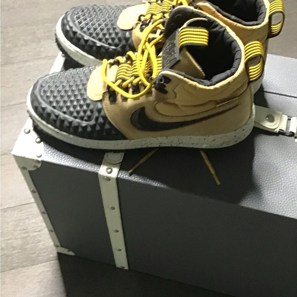 Nike Black and Mustard Lunar AF1 size 9.5